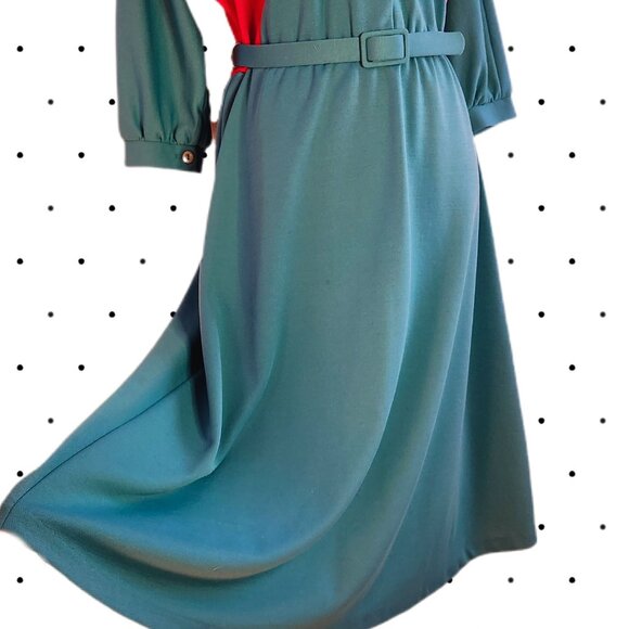 Vintage Teal button up dress with matching belt - Picture 3 of 8